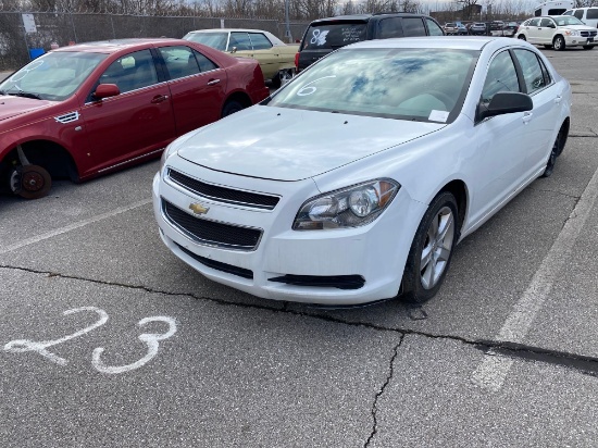 2011 White Chevrolet Malibu