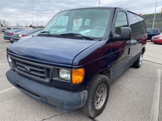 2005 Blue Ford Econoline Van