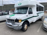 2001 White Ford E-450 Super Duty Van