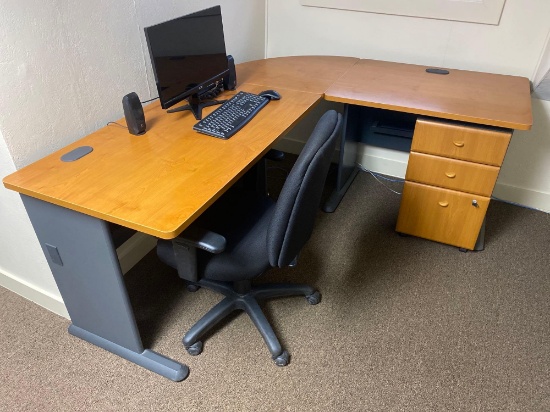 UO- Bush Wood Desk and Rolling Office Chair