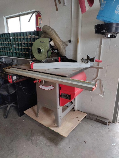 G- Craftsman 10" Table Saw With Vacuum System