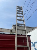 O- Werner 28' Aluminum Extension Ladder