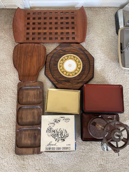 LR- Lot of Assorted Home Goods