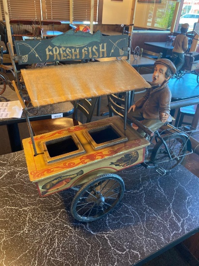 DR- Vendor Fresh Fish Decor