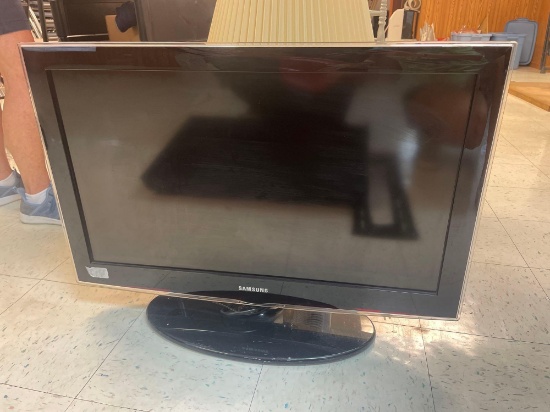 L- Samsung 31" Television