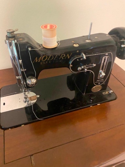 H- Modern Electric Zig Zag Sewing Machine