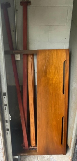 Garage (G)- Full Size Wood Bed Frame and Rails
