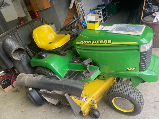 G- John Deere 345 Lawn Tractor