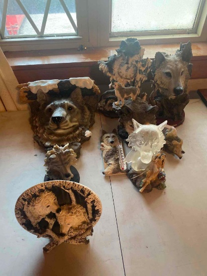 FR- Lot of (9) Wolf Figurines