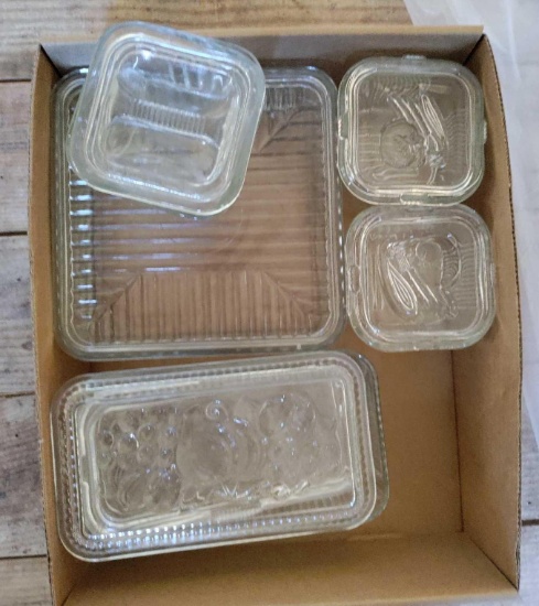 FR- (4) Glass Lidded Containers and (2) Glass Dishes