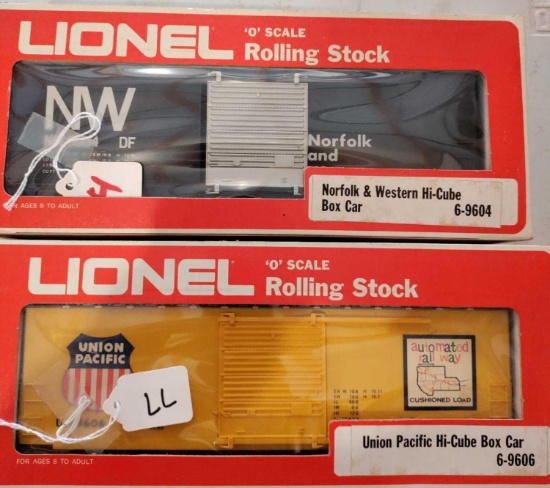 Lionel Norfolk & Western Hi-Cube Box Car and Union Pacific Hi-Cube Box Car