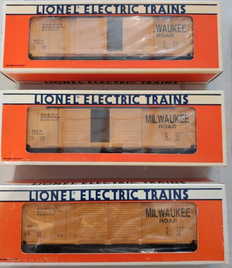 (3) Lionel Milwaukee Road Double-Door Boxcars