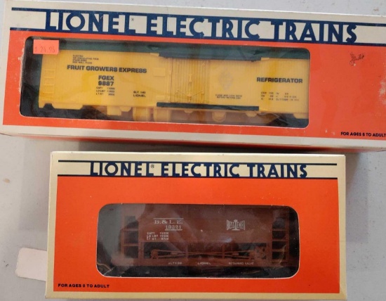 Lionel Bessemer & Lake Erie Ore Car With Load and FARR Fruit Growers Express Reefer