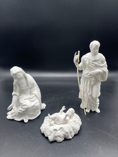 FR- The Lenox Collection "The Nativity"