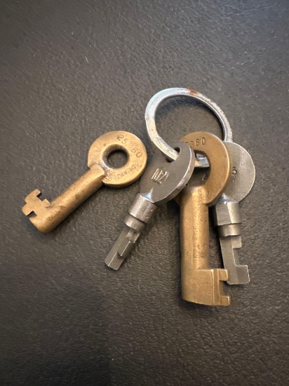 K- (4) Railroad Keys