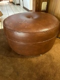 FR- Round Ottoman on Castors