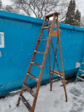 G- 8' Wood Ladder