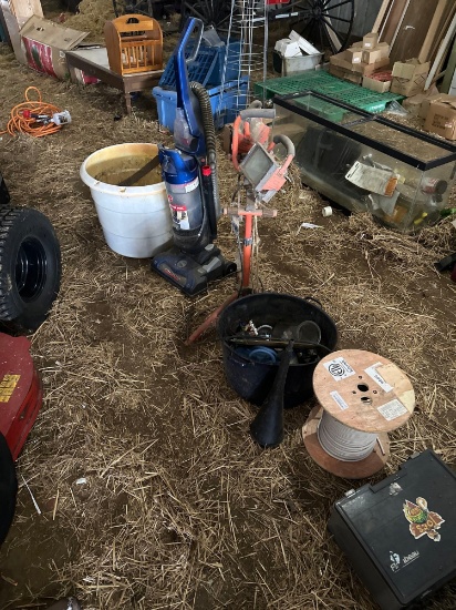 BG- Row of Assorted Items