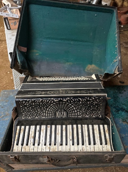 BG- Lyric Accordion