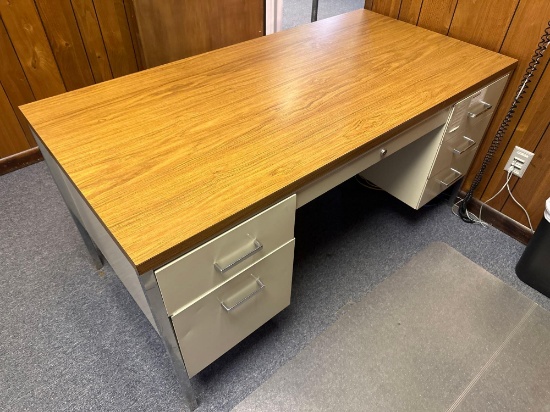 O- Metal Desk