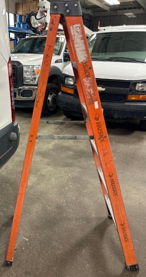 Husky 6' Aluminum / Fiberglass Ladder