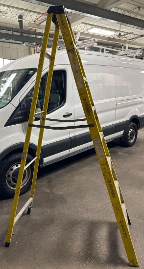 Husky 8' Aluminum / Fiberglass Ladder