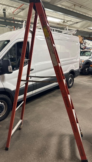 Husky 8' Aluminum / Fiberglass Ladder