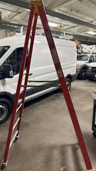 Werner 8' Aluminum / Fiberglass Ladder