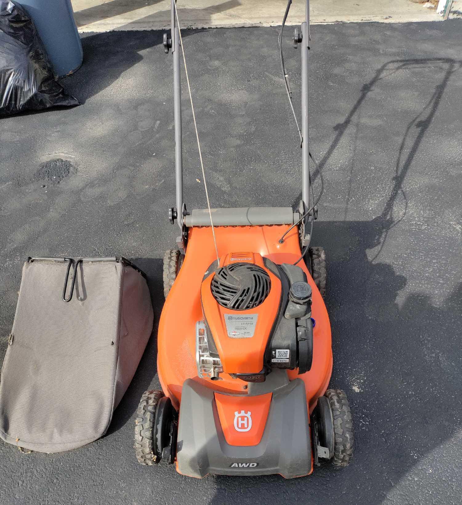 G Husqvarna LC 221A Lawn Mower Proxibid