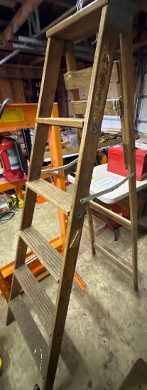 G- 6' Keller Wood Ladder