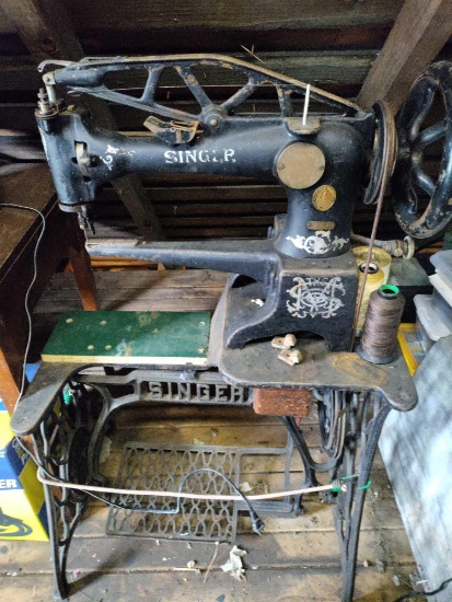 G1A- Singer Leather Sewing Machine