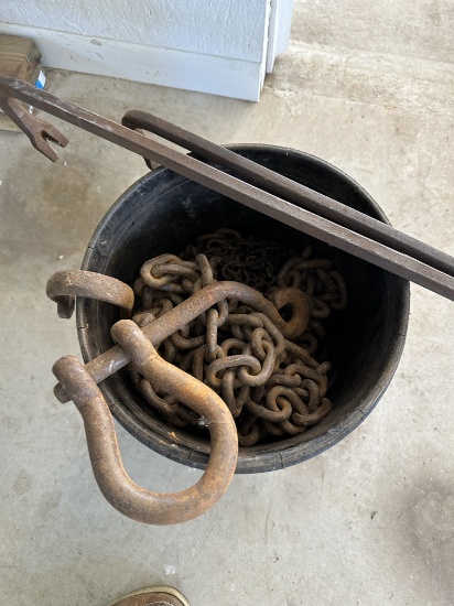 Chains, Crowbar, Prybar
