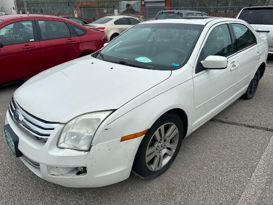 2008 White Ford Fusion