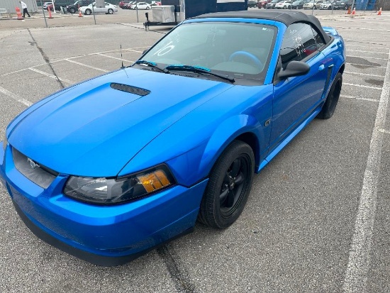 2000 Blue Ford Mustang