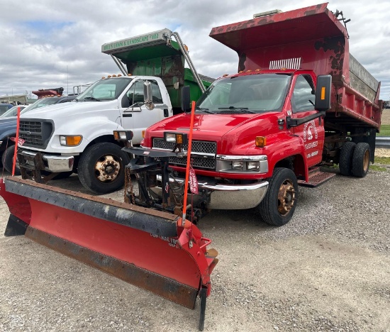 2004 Red Chevrolet C4500 Truck