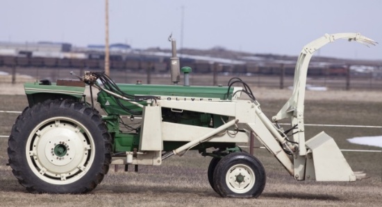 Oliver 1555 Gas (SN 249-557-501) 6-speed Direct Drive, 2-hydraulics, PTO, Hours Unknown, Sells with