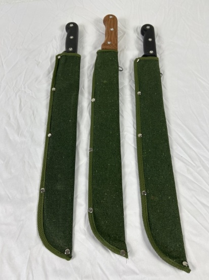 3 Rhino Farm machetes with cases