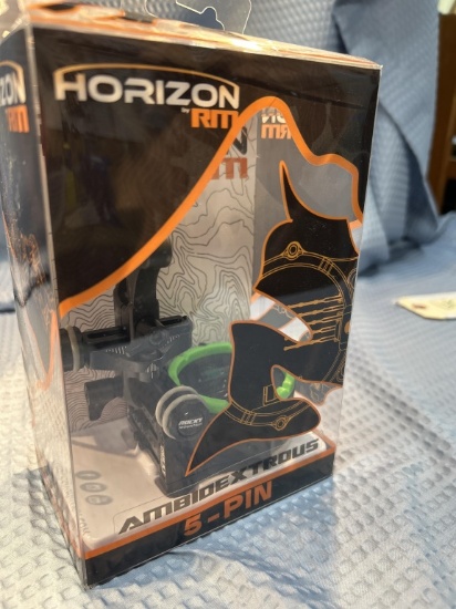 New, in box Horizon bow sights by RM