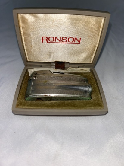 Vintage Ronson lighter, in box