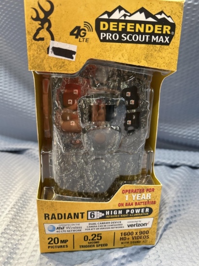 New, in box Browning Defender Scout Max game cam