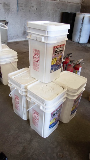 (5) 5 Gallon Bucket Spill Kits