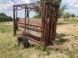 Towable Squeeze Chute