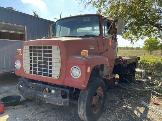Ford 900 Truck