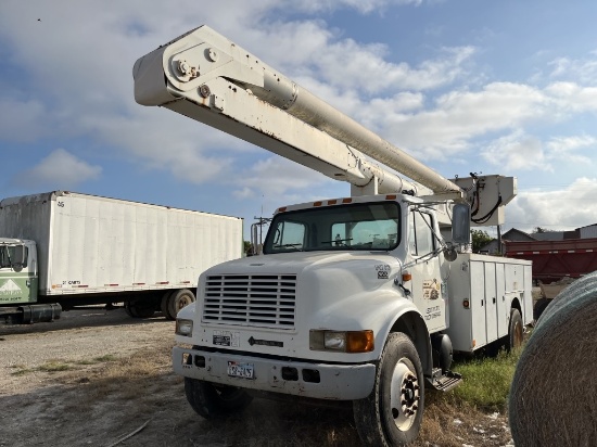 1999 International 4700 DT466E Bucket Truck