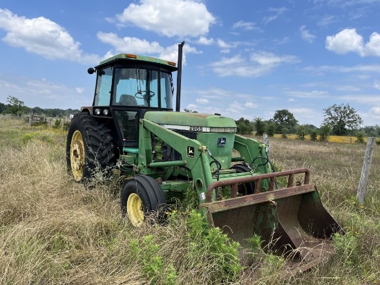 John Deere 2955 Tractor with 720 LDR