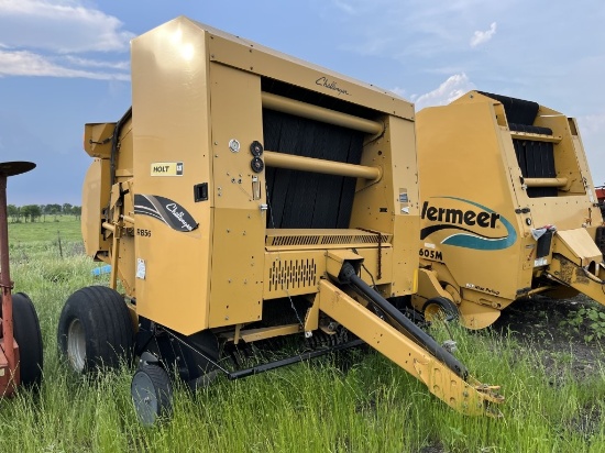 CAT Challenger RB56 Round Baler