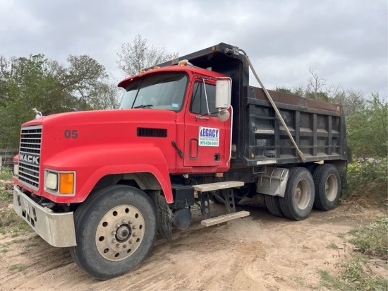 2002 Mack CH613 Dump Truck