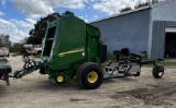 John Dere 460R Round Baler