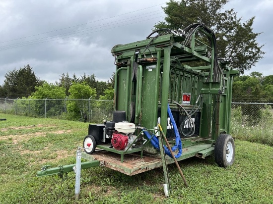 Powder River Portable Hyd Squeeze Chute