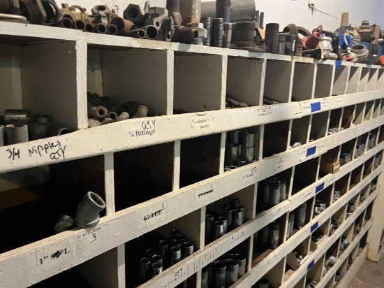 Qty of Metal Pipe Nipples & Other Fittings